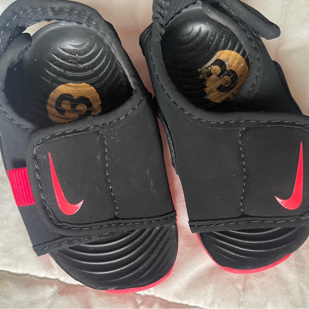 Baby nike slides